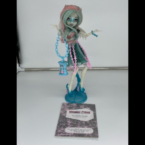 monster high Other - Rare HTF Monster High Rochelle Goyle Doll Haunted Series, Walmart Exclusive 2015